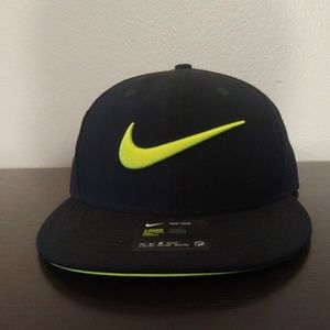 Nike Accessories - NIKE AEROBILL HAT Nike Accessories - NIKE AEROBILL HAT